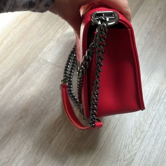 Red Padlock Medium Shoulder Bag - Picture 7 of 10